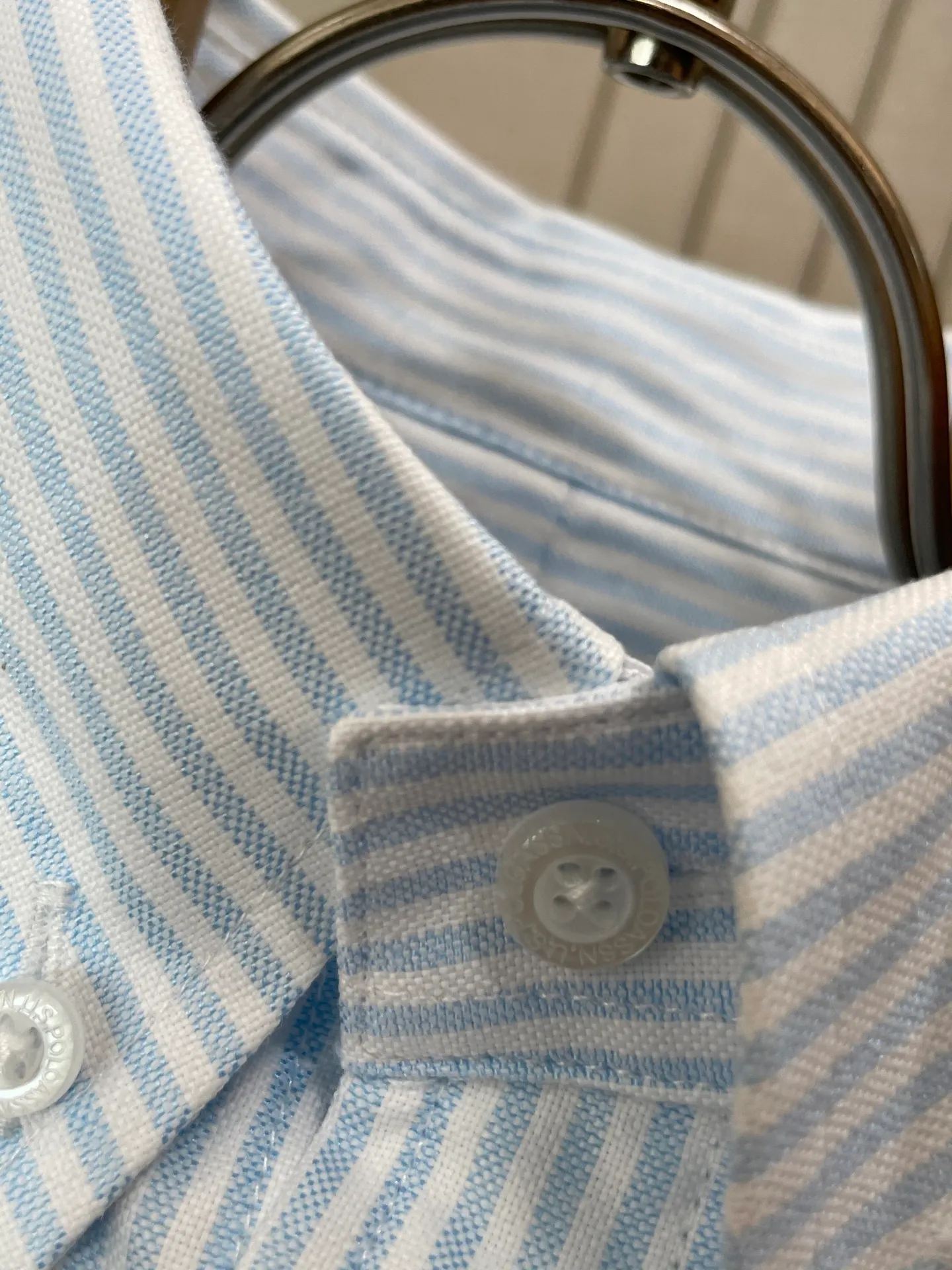 P220 🌸🌸🌸 POLO Ralph Lauren [High Quality] Classic shirt! The classic casual shirt made of pure cotton Oxford cloth has a unique design. It has a simple, clean and classic silhouette design. It is a versatile style that can be switched at will. The fabric feels soft and delicate, highly breathable, and is close to the skin and comfortable to wear. It can be worn alone as an inner layer. Its versatile performance is beyond your imagination! The upper body of the ready-to-wear is simple and classic yet elegant! Size:M-XXL